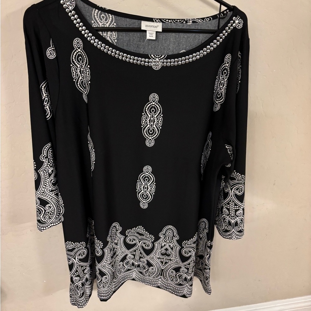 Avenue Black and White Embellished Scoop-Neck Tunic